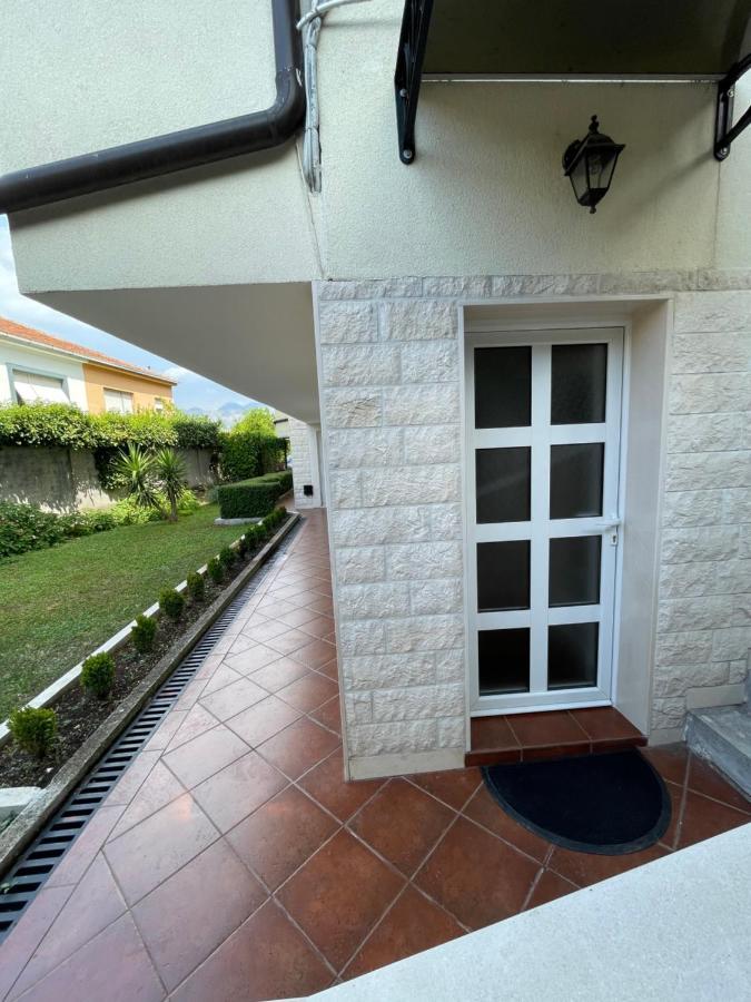 Apartment Garden โกตอร์ ภายนอก รูปภาพ