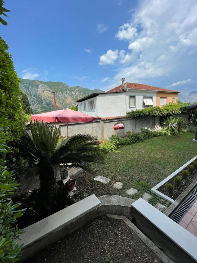 Apartment Garden โกตอร์ ภายนอก รูปภาพ